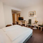فندق Sonnenhotel Hoher Hahn 4*