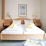 Sonnenhotel Hoher Hahn فندق