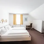 فندق Sonnenhotel Hoher Hahn 4*